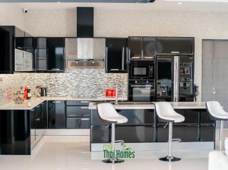 St George's Park Hauhin 4 Bedrooms - 1