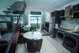 One Bedroom Premium Luxury Apartments at The Embassy Garderns - 7