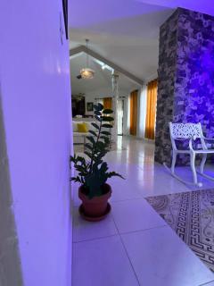 Happy Family Home - 9