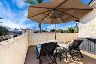 Cozy Coastal Townhome in the Heart of Pacific Beach - 2