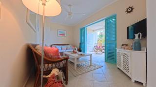 La Dolce Vita Beachfront Apt 9 - 4