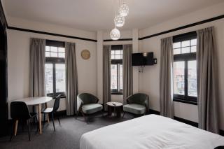 Palfreymans Arcade Central NoHo 1 Bed Apartment 4 - 7