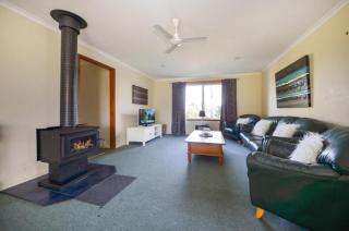 Miffys Cottage - Pet Friendly Getaway! - 4