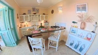 La Dolce Vita Beachfront Apt 9 - 7