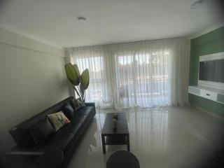 2 Bdrm, 1 Bath, Wifi, Near River and Beach, 4R - 0