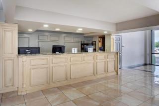 Days Inn by Wyndham Victoria TX East - 8