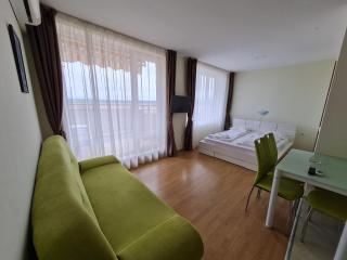 Studio in a Resort with 9 pools - 2