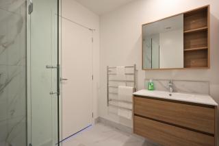 Stylish 2BR Retreat by Te Kaha Stadium - 1