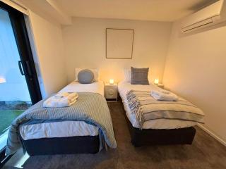 Central 2BR Townhouse Close to Te Kaha Stadium - 2