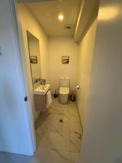 Central 2BR Townhouse Close to Te Kaha Stadium - 8