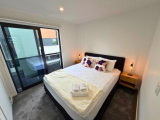 Modern 2BR Townhouse by Te Kaha Stadium - 6