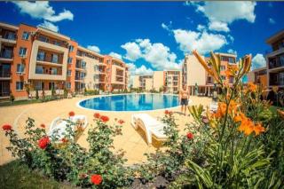 Studio in a Resort with 9 pools - 9