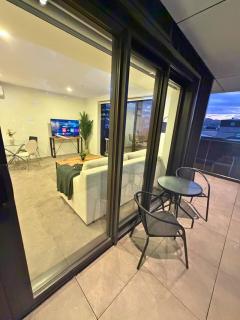 Modern 2BR Apartment by Te Kaha Stadium - 4