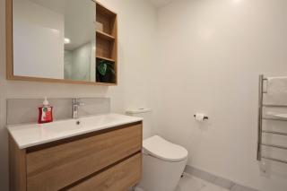 Fresh 1BR Apartment Steps Away from Te Kaha Stadium - 2