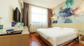 Super 8 Hotel Jinan Railway Station Square - 8