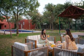 StayVista at Morbaugh Palace- Outdoor pool, WiFi & BBQ - 7