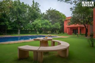 StayVista at Morbaugh Palace- Outdoor pool, WiFi & BBQ - 5