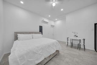 Lehigh Oasis Private Studio with King Bed - 2