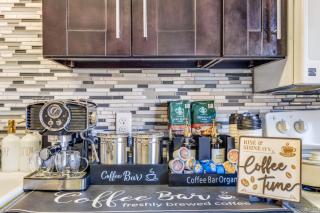 The Homestead Luxury Cozy 2BR Apartment in Nacogdoches Near SFA University and Downtown Pet Friendly Business Ready Extended Stays Welcome with Self Check In High Speed WiFi Full Kitchen In Unit Laundry Private Parking and Quiet Comfort - 8