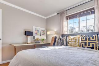 The Homestead Luxury Cozy 2BR Apartment in Nacogdoches Near SFA University and Downtown Pet Friendly Business Ready Extended Stays Welcome with Self Check In High Speed WiFi Full Kitchen In Unit Laundry Private Parking and Quiet Comfort - 6