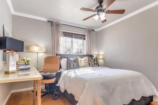 The Homestead Luxury Cozy 2BR Apartment in Nacogdoches Near SFA University and Downtown Pet Friendly Business Ready Extended Stays Welcome with Self Check In High Speed WiFi Full Kitchen In Unit Laundry Private Parking and Quiet Comfort - 5