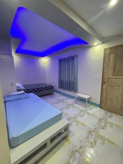 SandGrizz Tourist Inn - 9