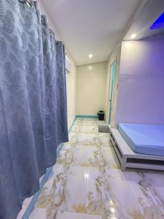 SandGrizz Tourist Inn - 4