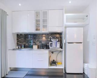 Kelvin Grove Corner Near QUT Campus Dining and CBD - 6