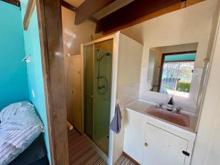 Bush to Beach, Hot Water Beach - 2