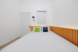 Urbanview Hotel BSD City - 0