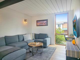 The Hideaway - Lake Views I Ski & Bike Storage I Central Jindabyne I Free WiFi I BBQ I Parking - 5