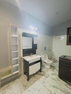 Luxurious 3 BHK Stay, Airport road, Opposite CP67 Mall - 4