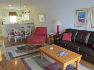 Waterway View 2BR • First-Floor Balcony • Pools • Dock Access • Carolina Keyes 1203 - 6