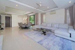 Luxury 5 bedroom villa Laguna Park - 8