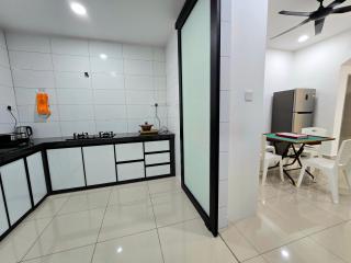 TongKang Pechah Modern and stylish homestay - 8