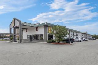 Super 8 by Wyndham Valdosta GA I-75 - 0