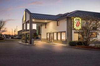 Super 8 by Wyndham Valdosta GA I-75 - 7