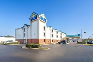 Days Inn & Suites by Wyndham Ridgeland - 8