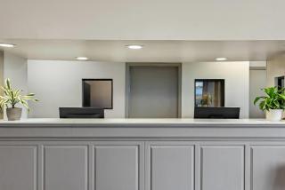 Days Inn by Wyndham Valdosta I-75 - 2