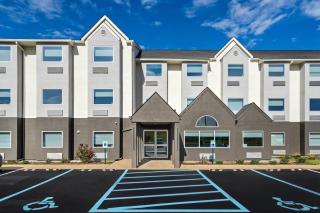 Days Inn & Suites by Wyndham Brandon Amphitheater - 7