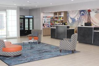 La Quinta Inn and Suites by Wyndham Paris - 6