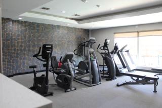 La Quinta Inn and Suites by Wyndham Paris - 1