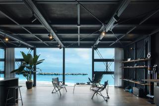 Yokosuka Sky Grey -横須賀のビーチフロントベース- - 2