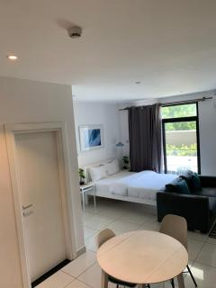 Premium Studio Luxury Apartments at The Embassy Garderns - 5