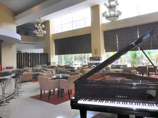 Grage Hotel Cirebon - 4