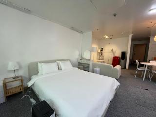 0 Min to Subway, Hongdae Main Street - 1