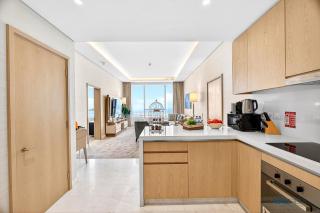 Breathtaking 1BR in Palm Tower, with Sea View - Dubai - 7