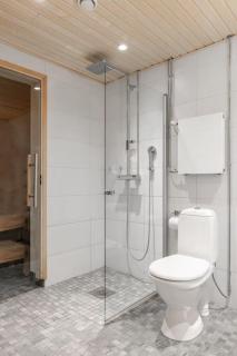 Modern 2BR Apartment with Garage & Sauna - 2