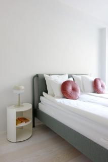 Modern 2BR Apartment with Garage & Sauna - 0