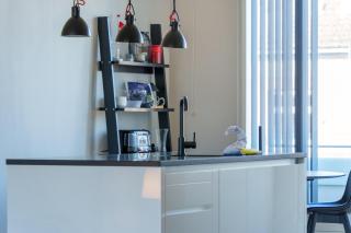 Modern Apartment with Balcony near Tivoli & Metro - 8